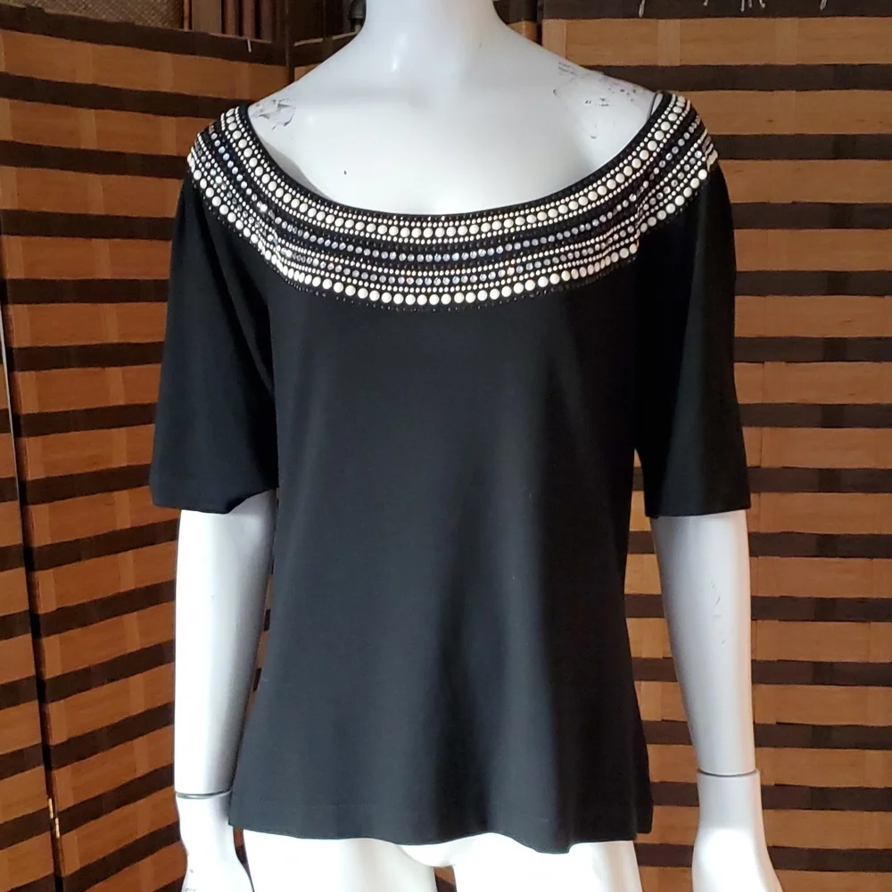 EUC!! St John Diamonds & Pearls SOFT top